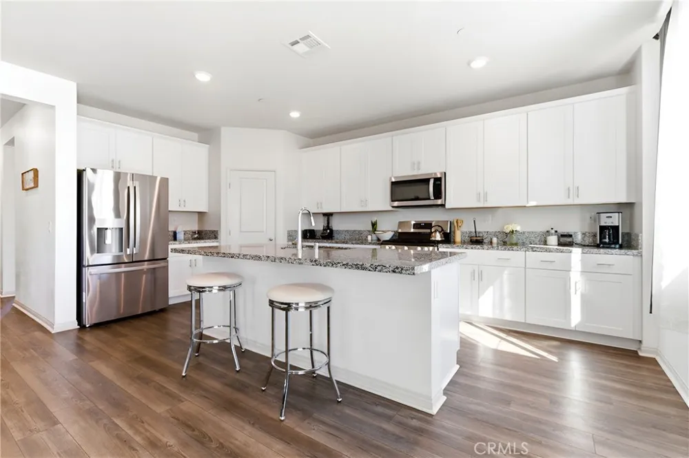 15594 Raptor Moreno Valley, CA 92551