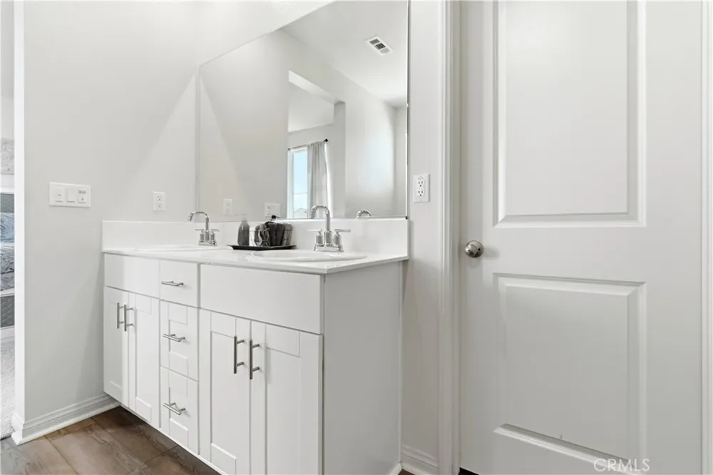15594 Raptor Moreno Valley, CA 92551
