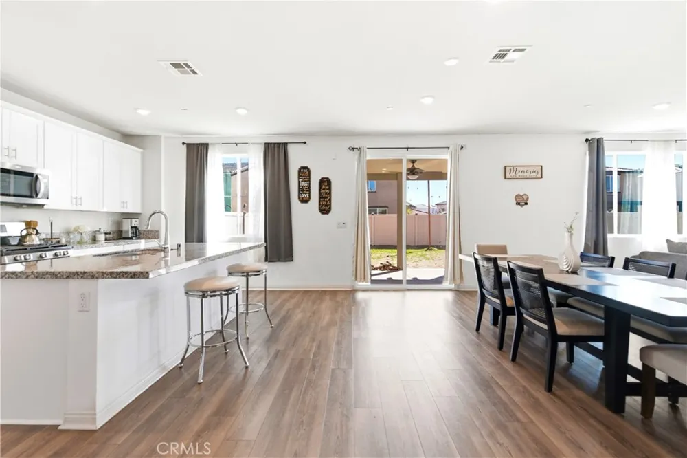 15594 Raptor Moreno Valley, CA 92551