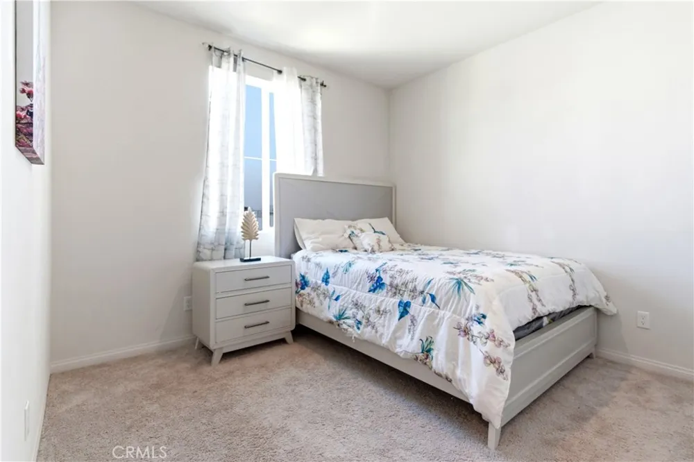 15594 Raptor Moreno Valley, CA 92551