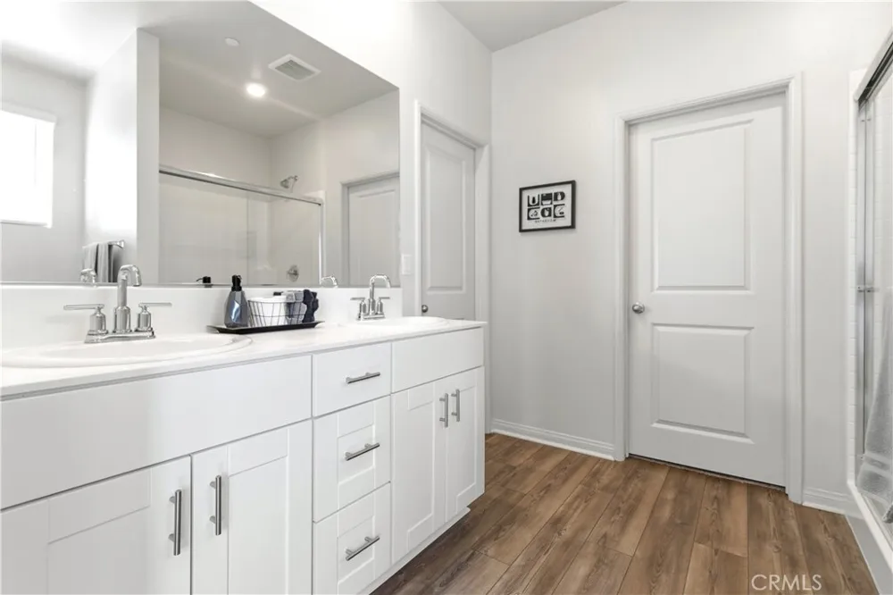 15594 Raptor Moreno Valley, CA 92551