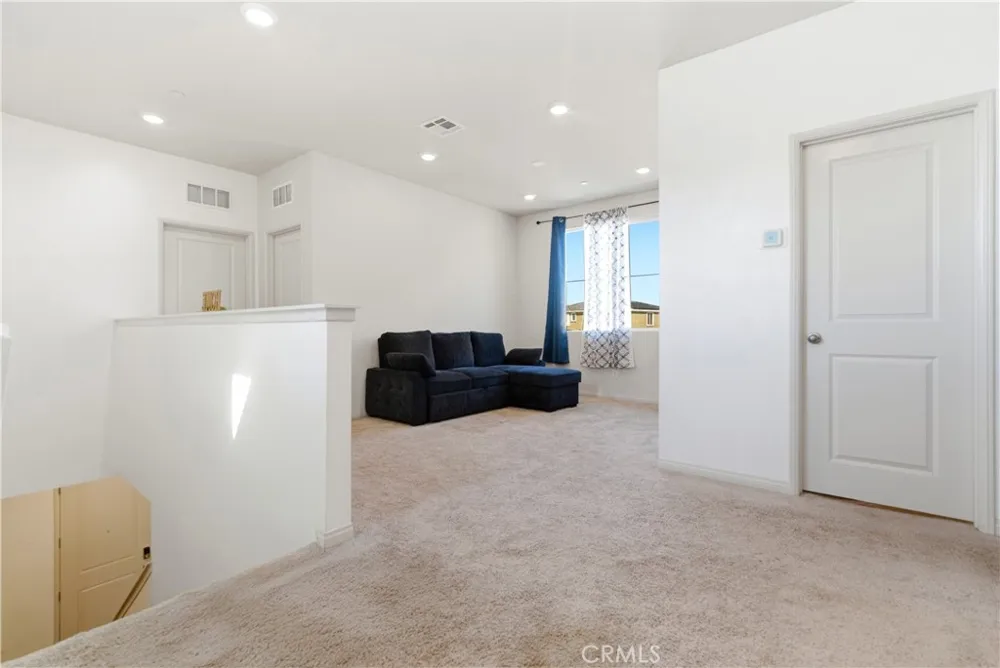 15594 Raptor Moreno Valley, CA 92551