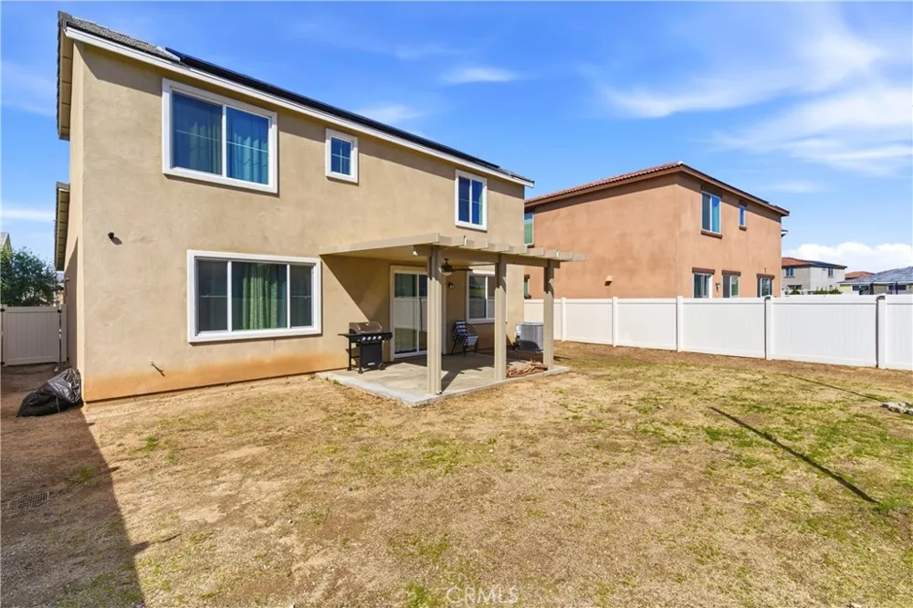 15594 Raptor Moreno Valley, CA 92551