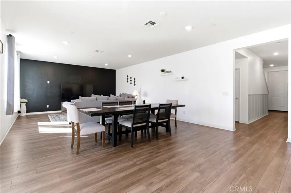 15594 Raptor Moreno Valley, CA 92551
