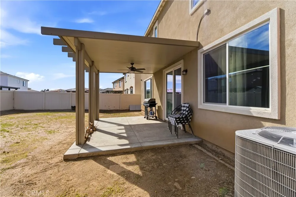15594 Raptor Moreno Valley, CA 92551
