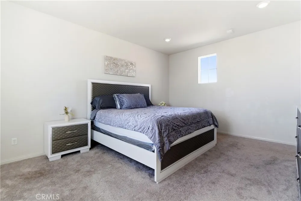 15594 Raptor Moreno Valley, CA 92551