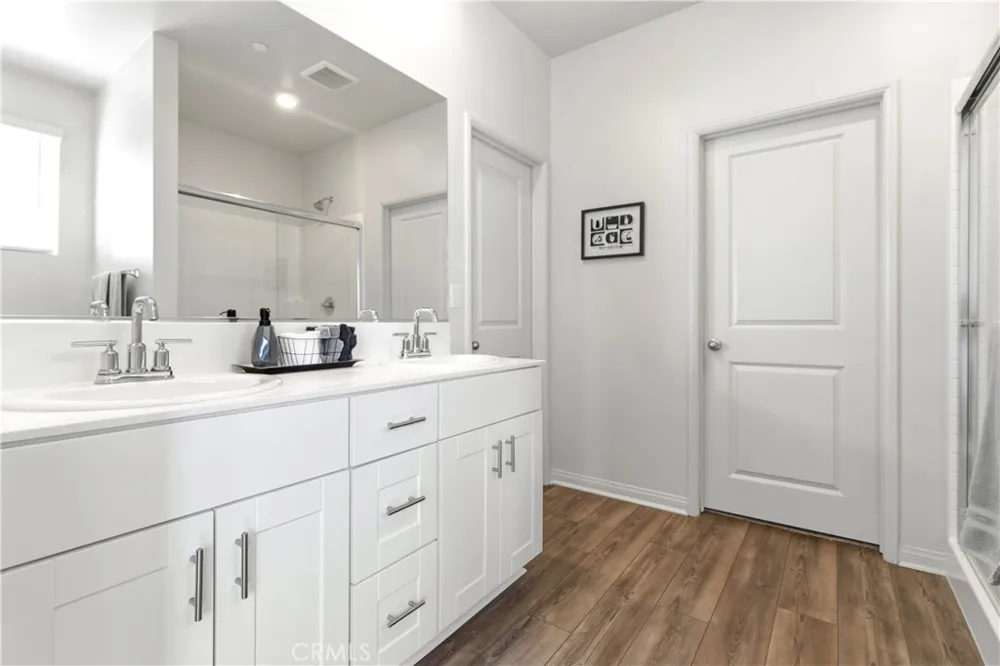 15594 Raptor Moreno Valley, CA 92551