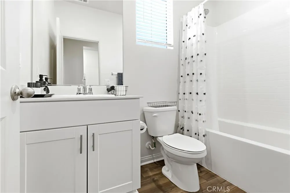 15594 Raptor Moreno Valley, CA 92551