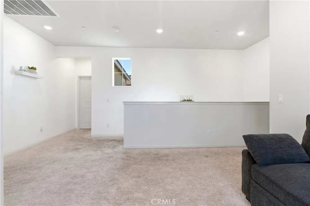 15594 Raptor Moreno Valley, CA 92551