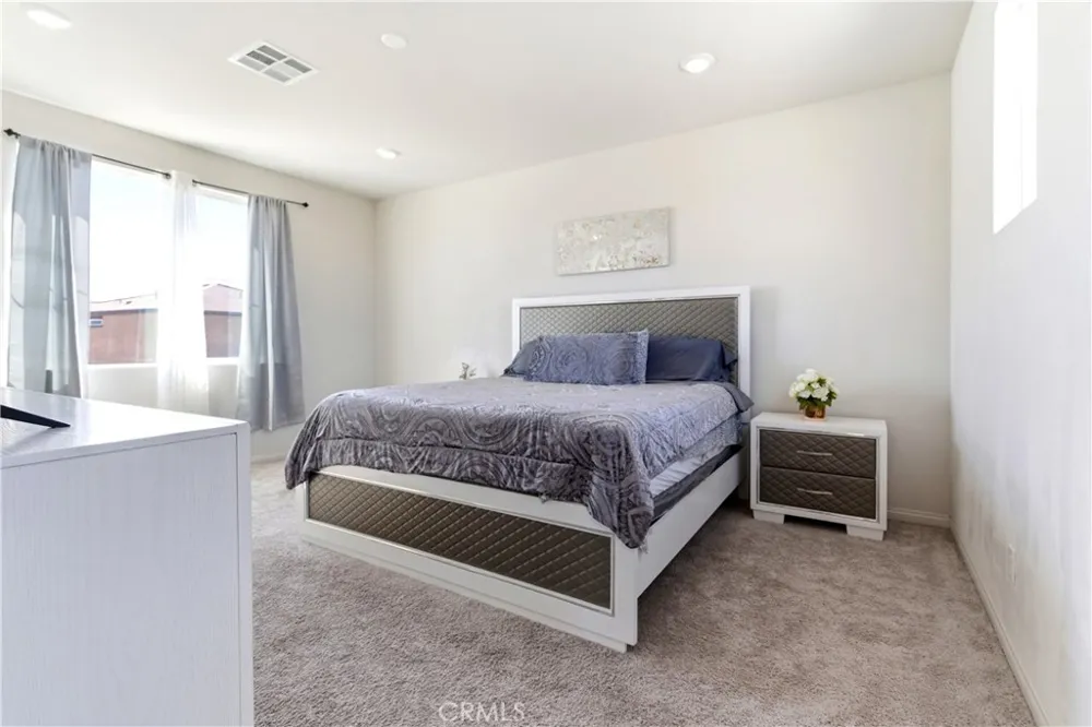 15594 Raptor Moreno Valley, CA 92551