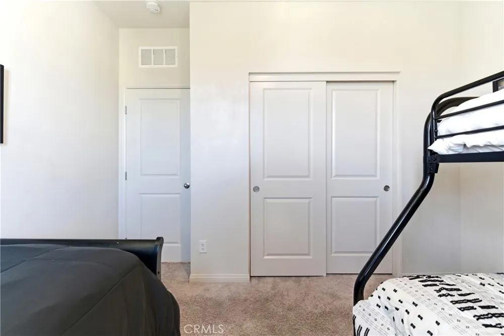 15594 Raptor Moreno Valley, CA 92551