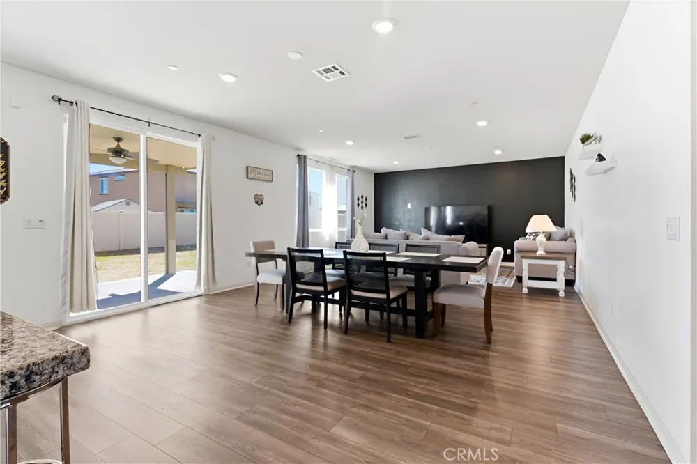 15594 Raptor Moreno Valley, CA 92551