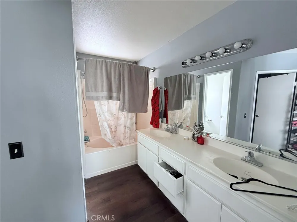 25323 Bayside Harbor City, CA 90710
