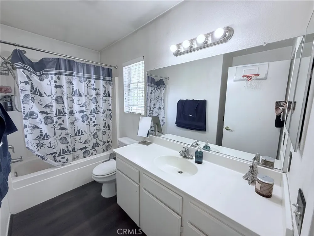 25323 Bayside Harbor City, CA 90710