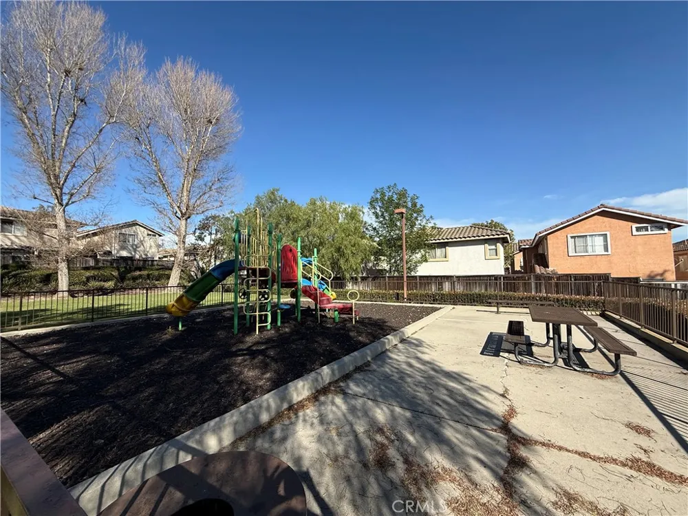 25323 Bayside Harbor City, CA 90710