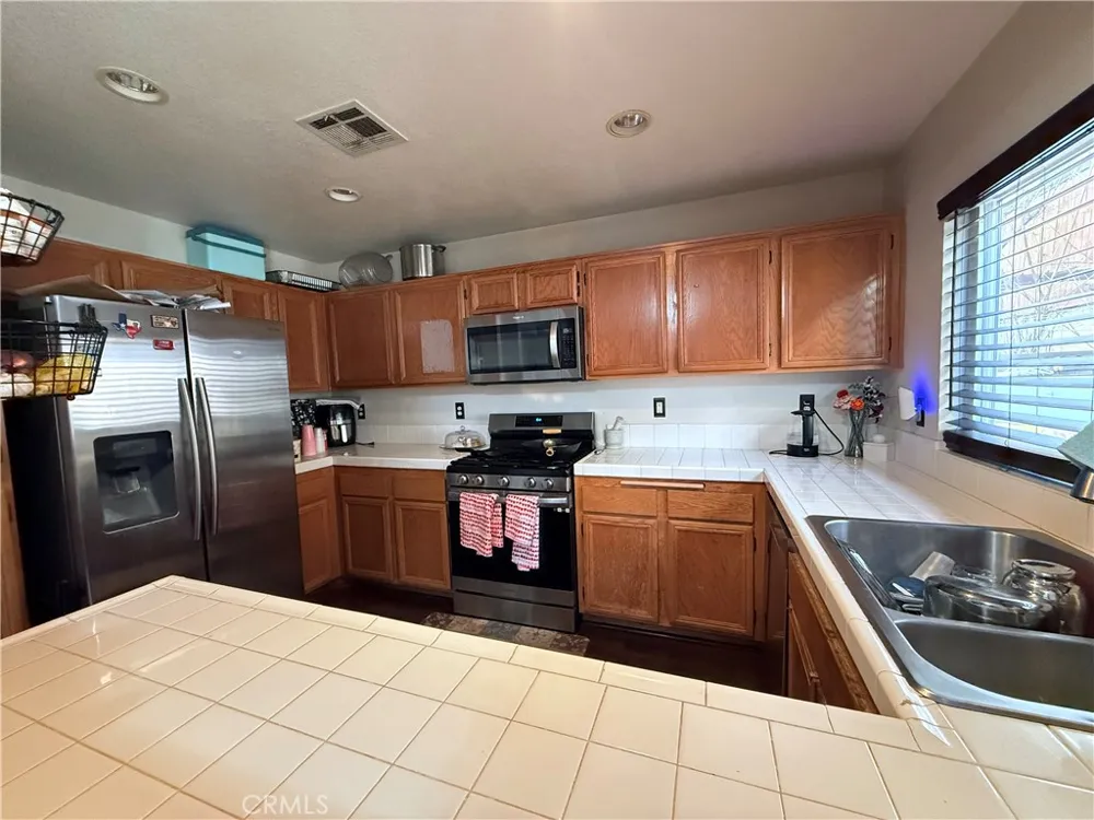 25323 Bayside Harbor City, CA 90710