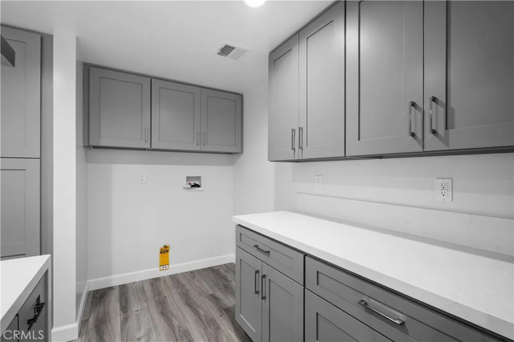227 E Burbank #C Burbank, CA 91502