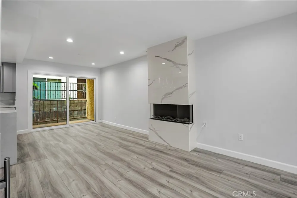 227 E Burbank #C Burbank, CA 91502