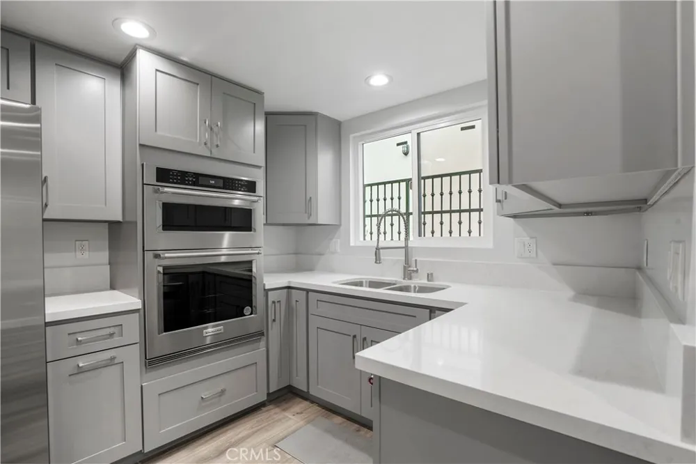 227 E Burbank #C Burbank, CA 91502
