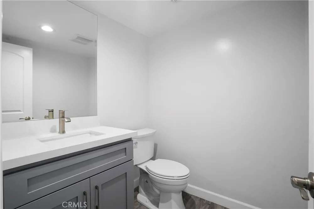 227 E Burbank #C Burbank, CA 91502
