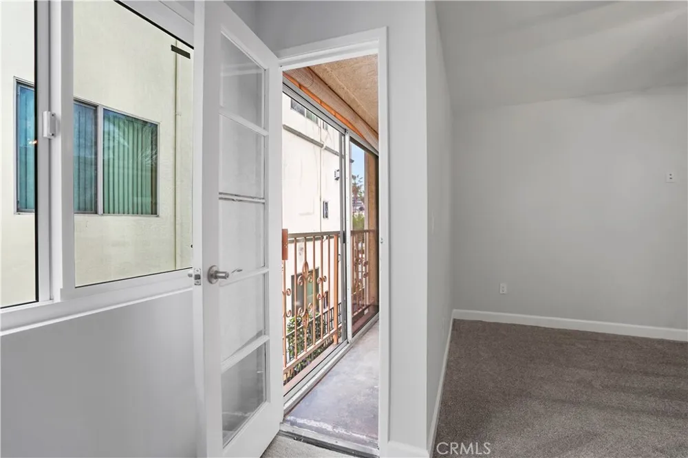 227 E Burbank #C Burbank, CA 91502
