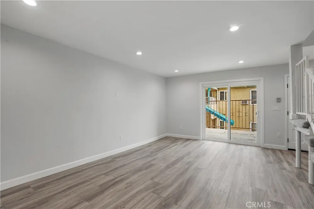 227 E Burbank #C Burbank, CA 91502