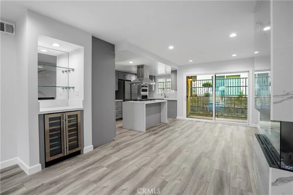 227 E Burbank #C Burbank, CA 91502