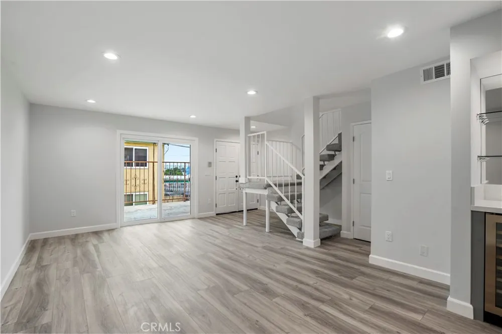 227 E Burbank #C Burbank, CA 91502