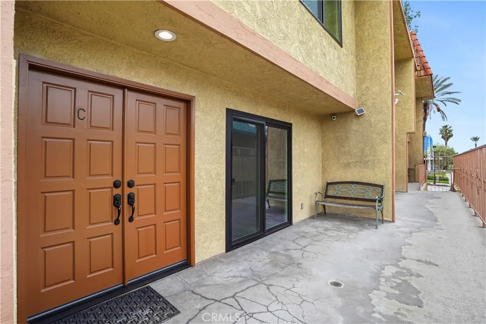 227 E Burbank #C Burbank, CA 91502