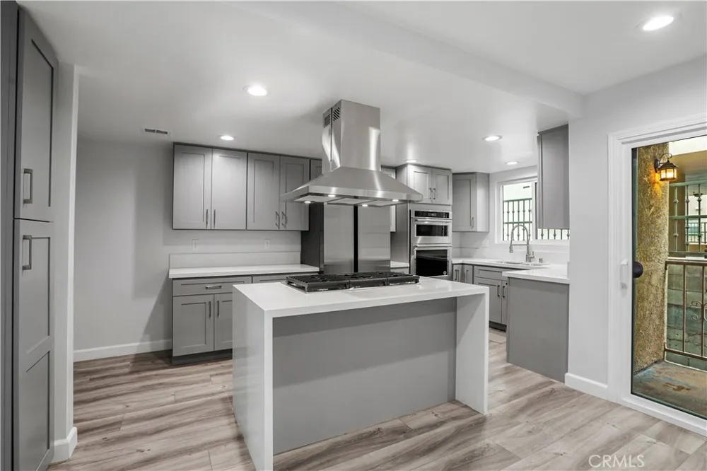 227 E Burbank #C Burbank, CA 91502