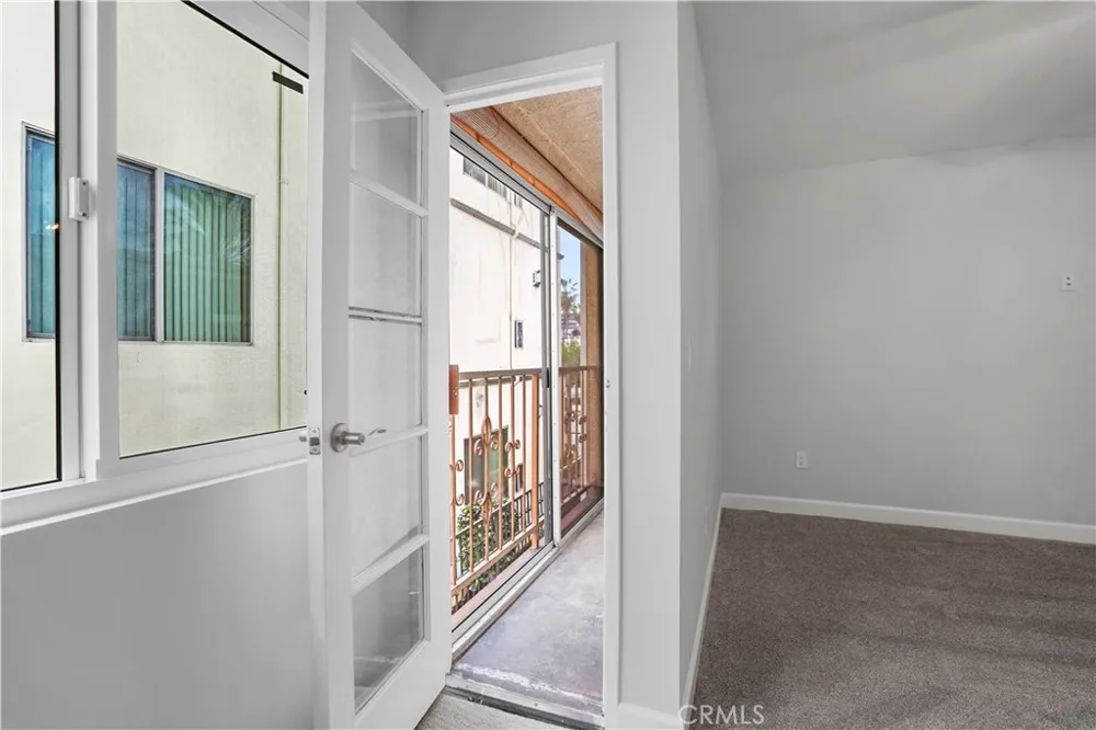 227 E Burbank #C Burbank, CA 91502
