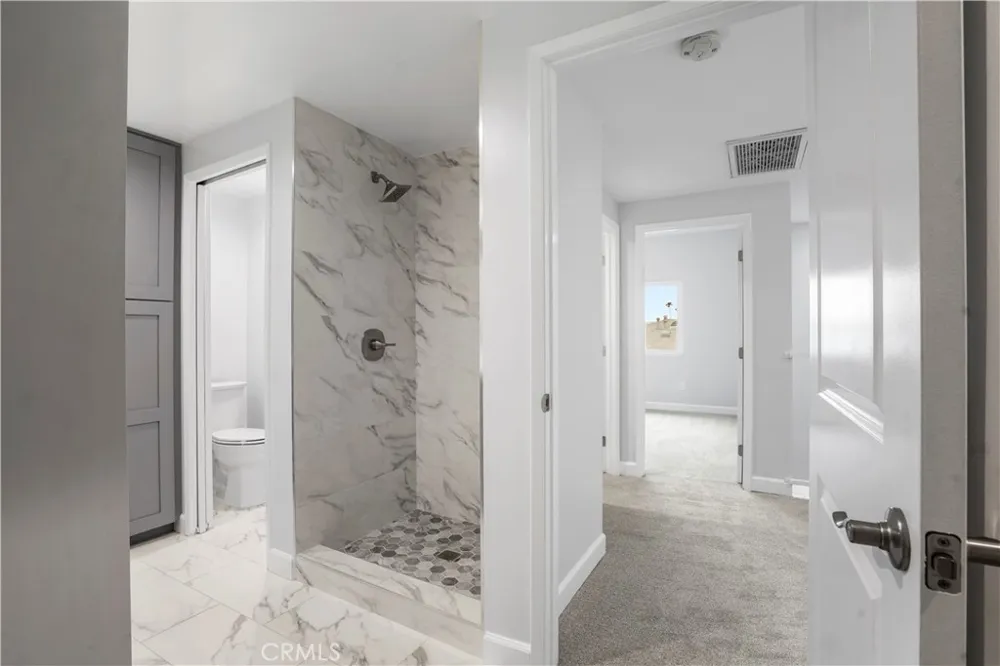 227 E Burbank #C Burbank, CA 91502
