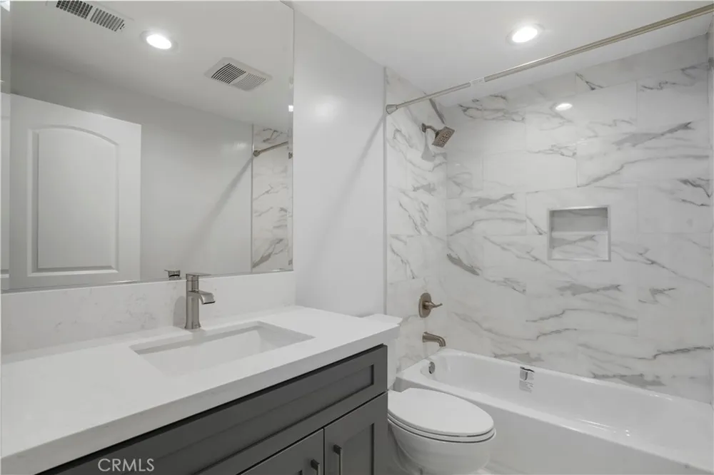 227 E Burbank #C Burbank, CA 91502