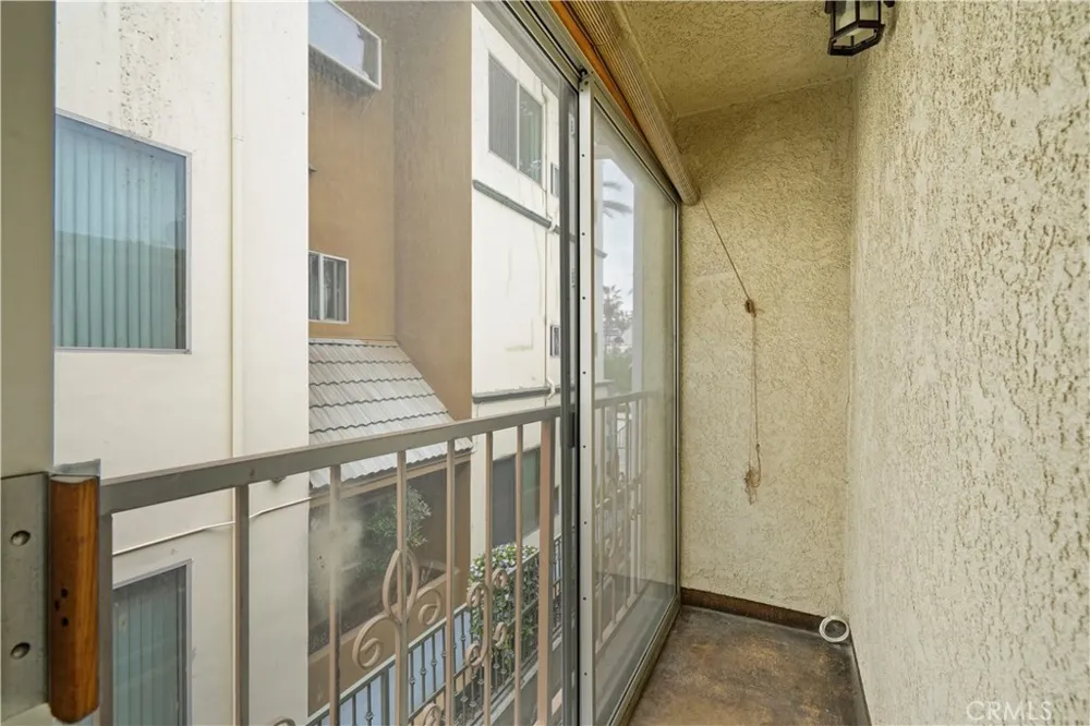 227 E Burbank #C Burbank, CA 91502