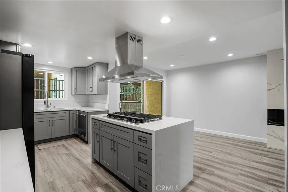 227 E Burbank #C Burbank, CA 91502