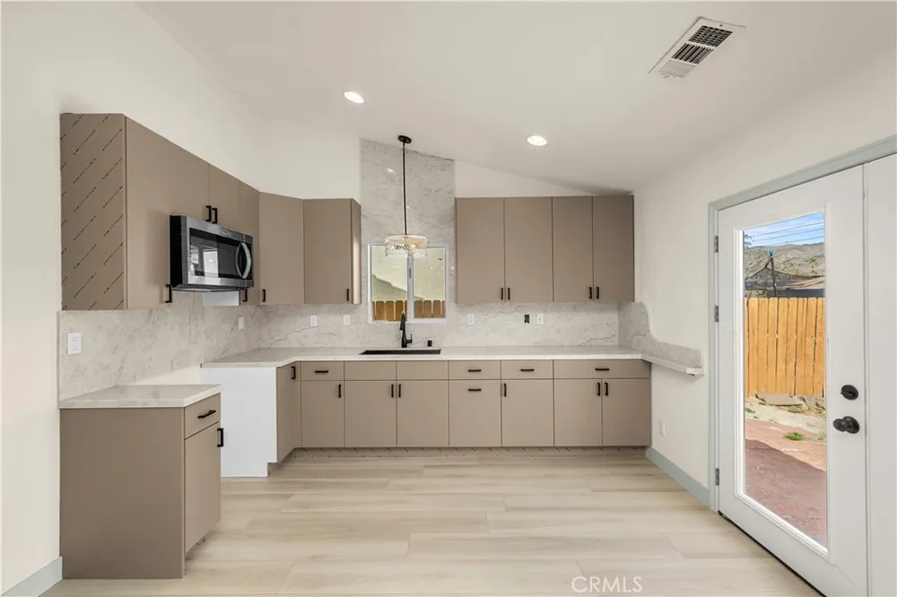 13780 Del Ray Desert Hot Springs, CA 92240