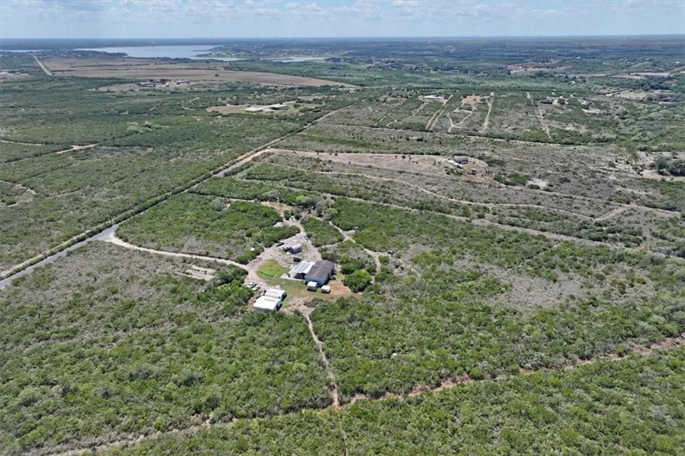 185 West Lake Ranch Road Sandia, TX 78383