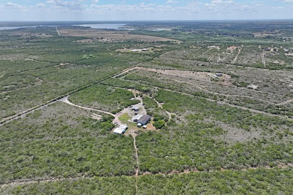 185 West Lake Ranch Road Sandia, TX 78383