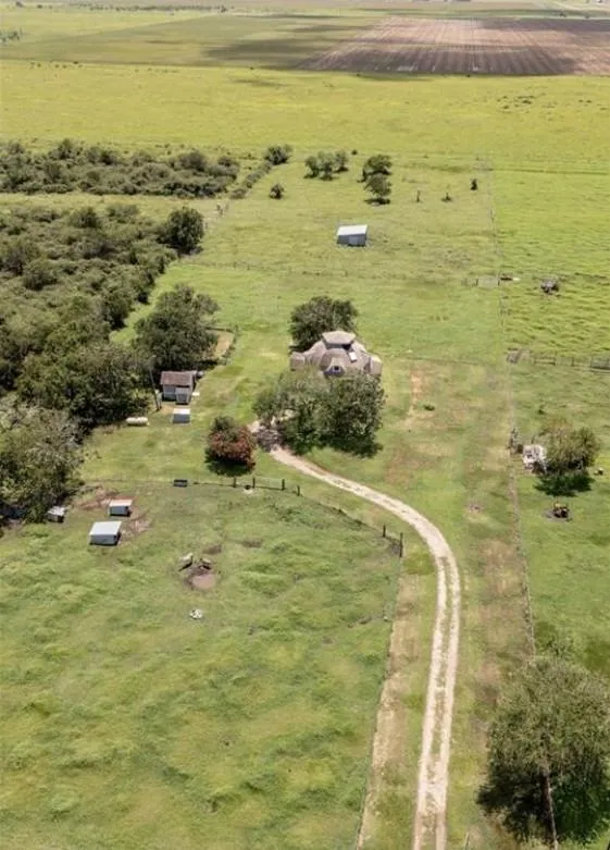 503 Rabbit Run Rd Victoria, TX 77905