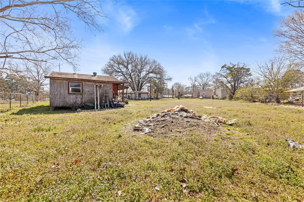 11281 Highway 150 Shepherd, TX 77371