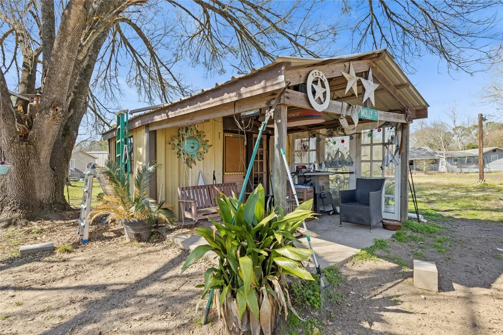 11281 Highway 150 Shepherd, TX 77371
