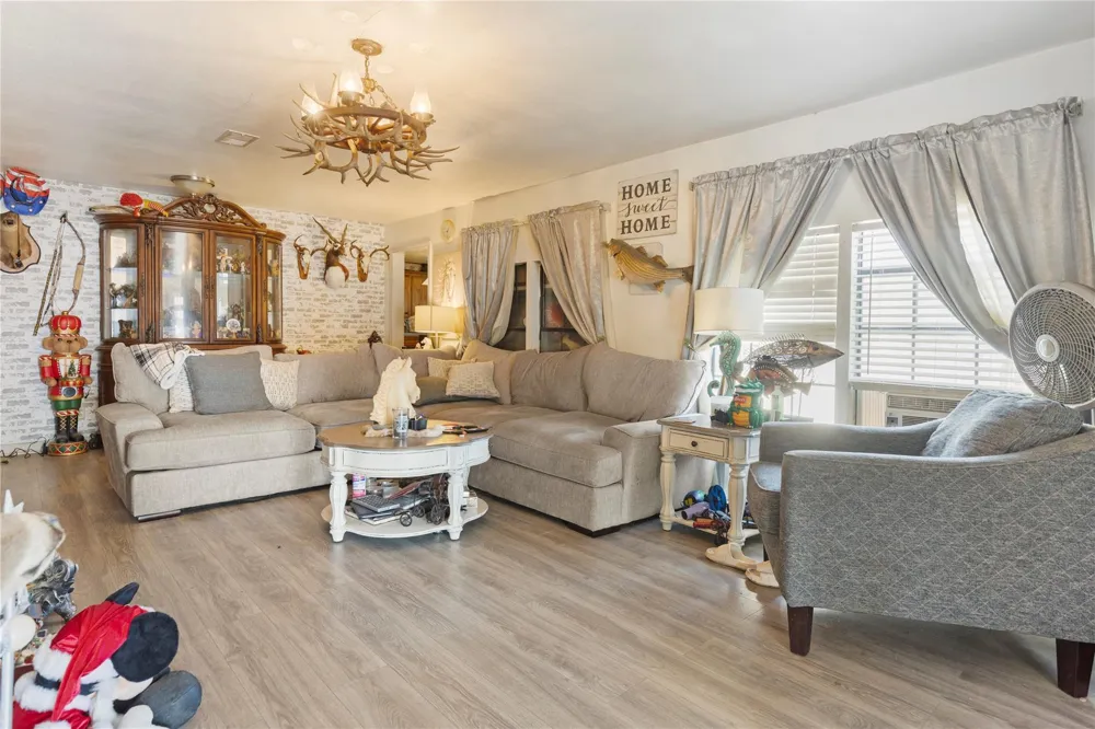 11281 Highway 150 Shepherd, TX 77371