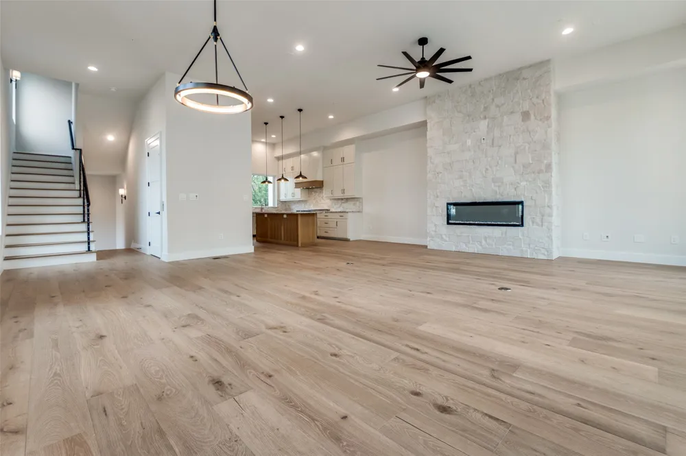 250 E Dallas Road #121 Grapevine, TX 76051