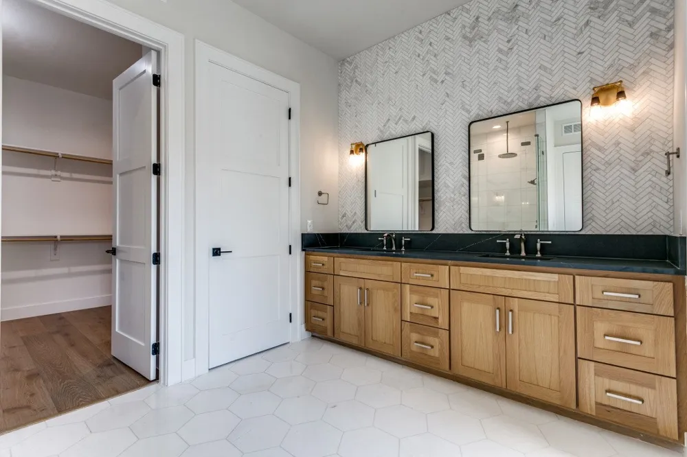 250 E Dallas Road #121 Grapevine, TX 76051