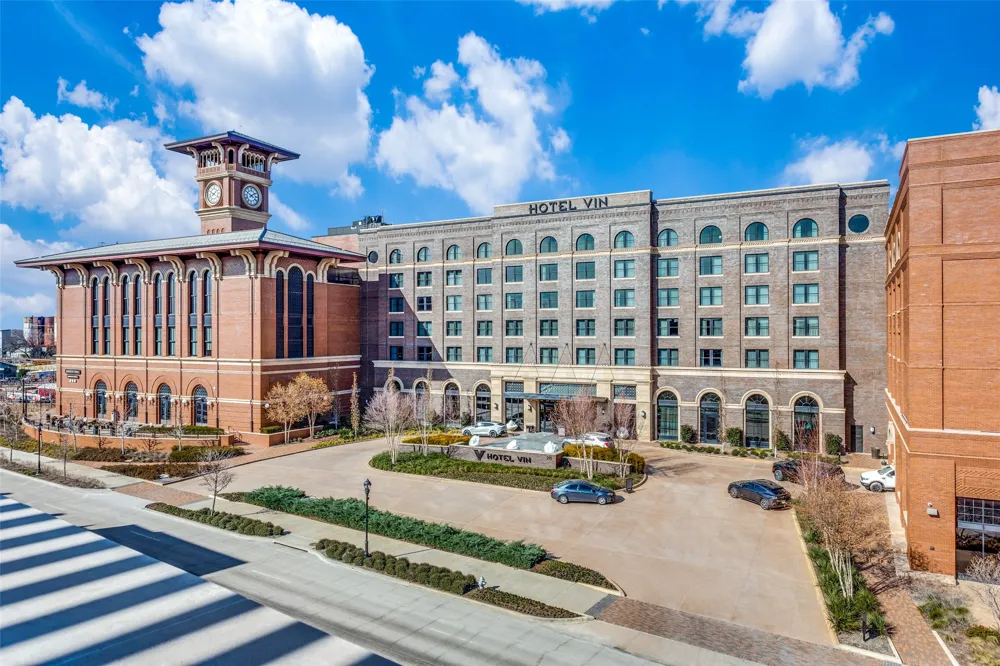 250 E Dallas Road #121 Grapevine, TX 76051