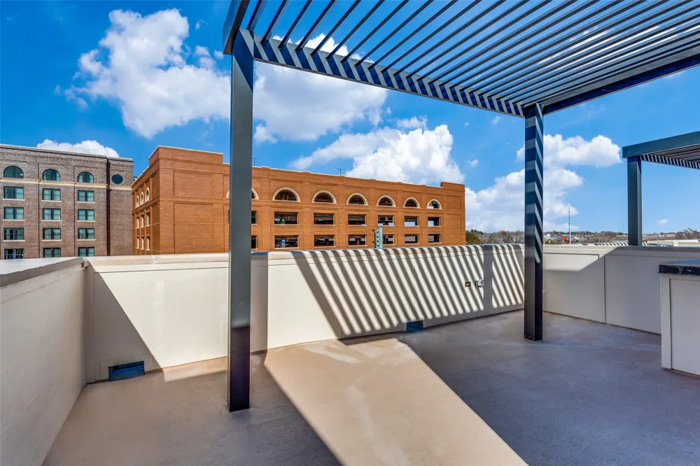250 E Dallas Road #112 Grapevine, TX 76051