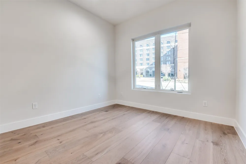 250 E Dallas Road #112 Grapevine, TX 76051