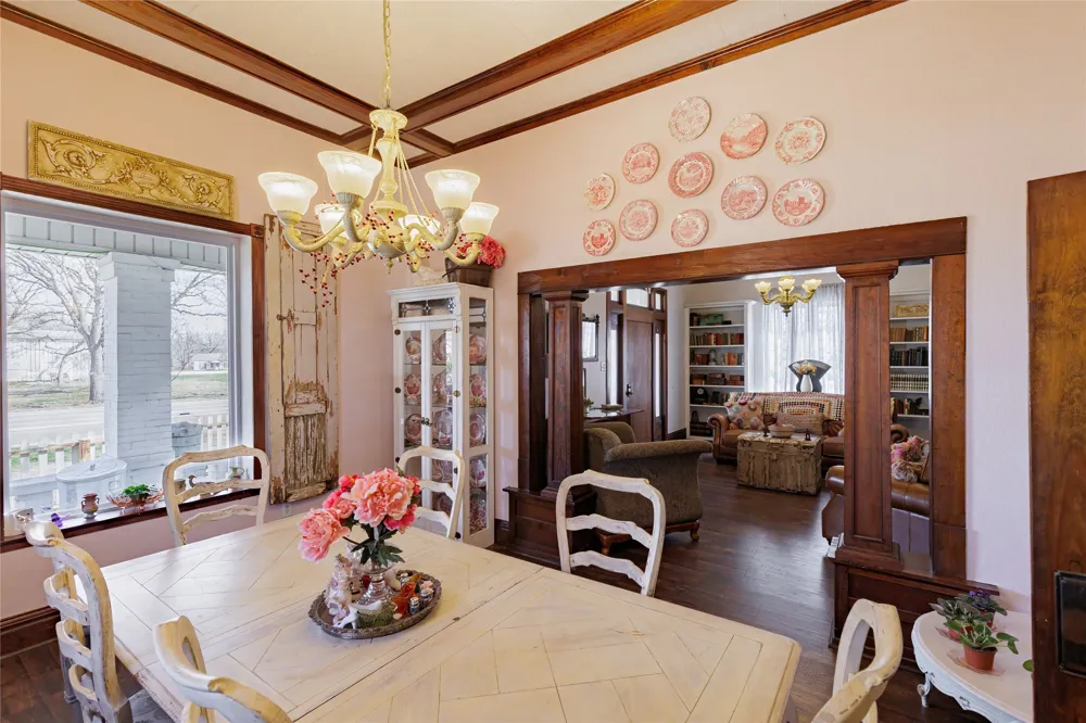 403 W Franklin Street Alvord, TX 76225
