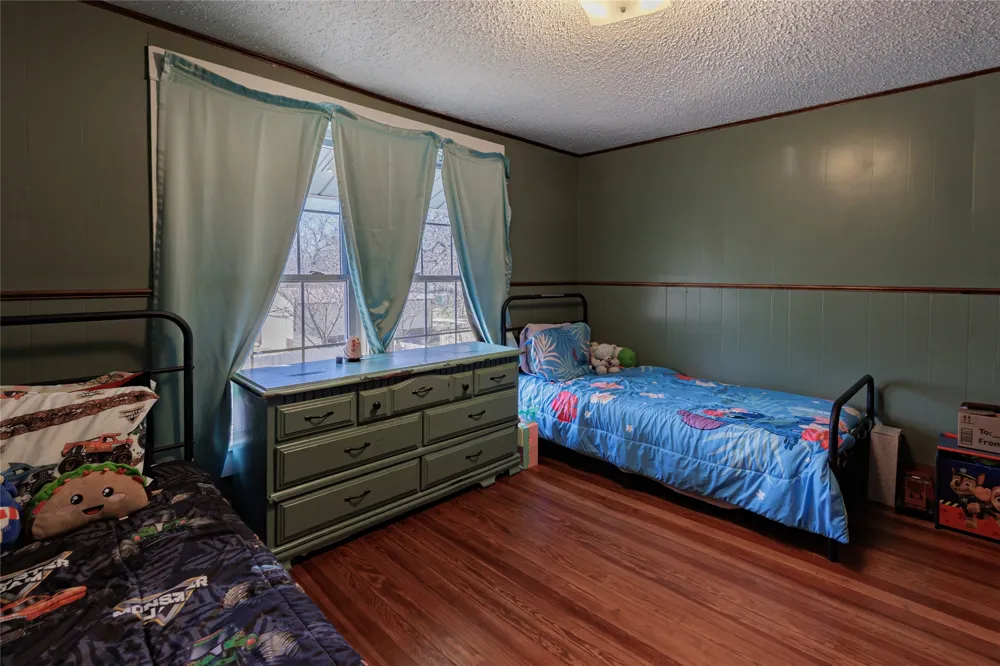 403 W Franklin Street Alvord, TX 76225