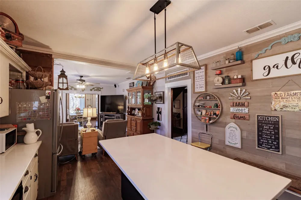 403 W Franklin Street Alvord, TX 76225